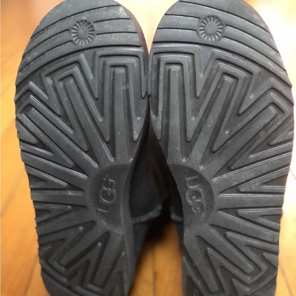 Classic Uggs - image 8